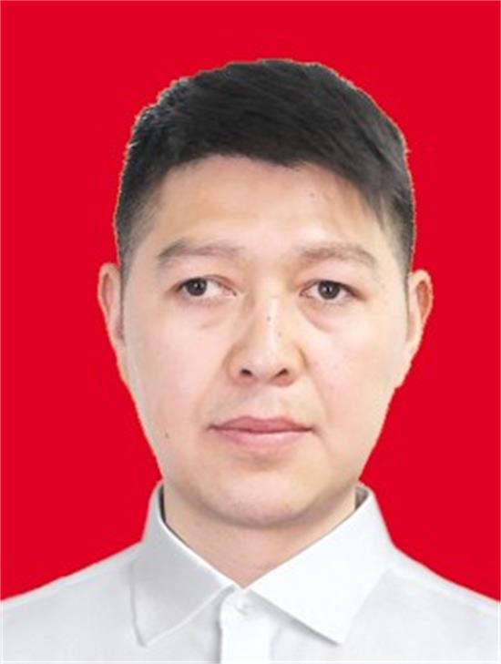 经济学学士学位 /p> p>现任安徽省阜阳市颍上县陈桥镇党委书记