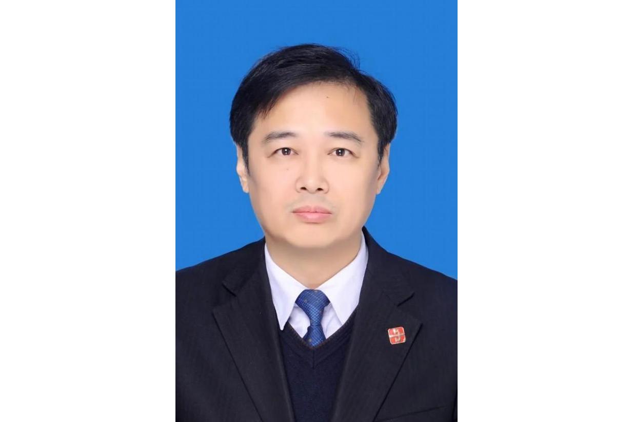  p data-id="gnzsj1pt1e">李荣凯,男,汉族,197