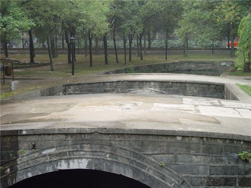 明故宫遗址内五龙桥