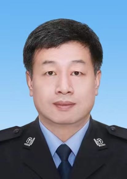 副区长,包头市公安局昆都仑区分局党委书记,局长 /p>
