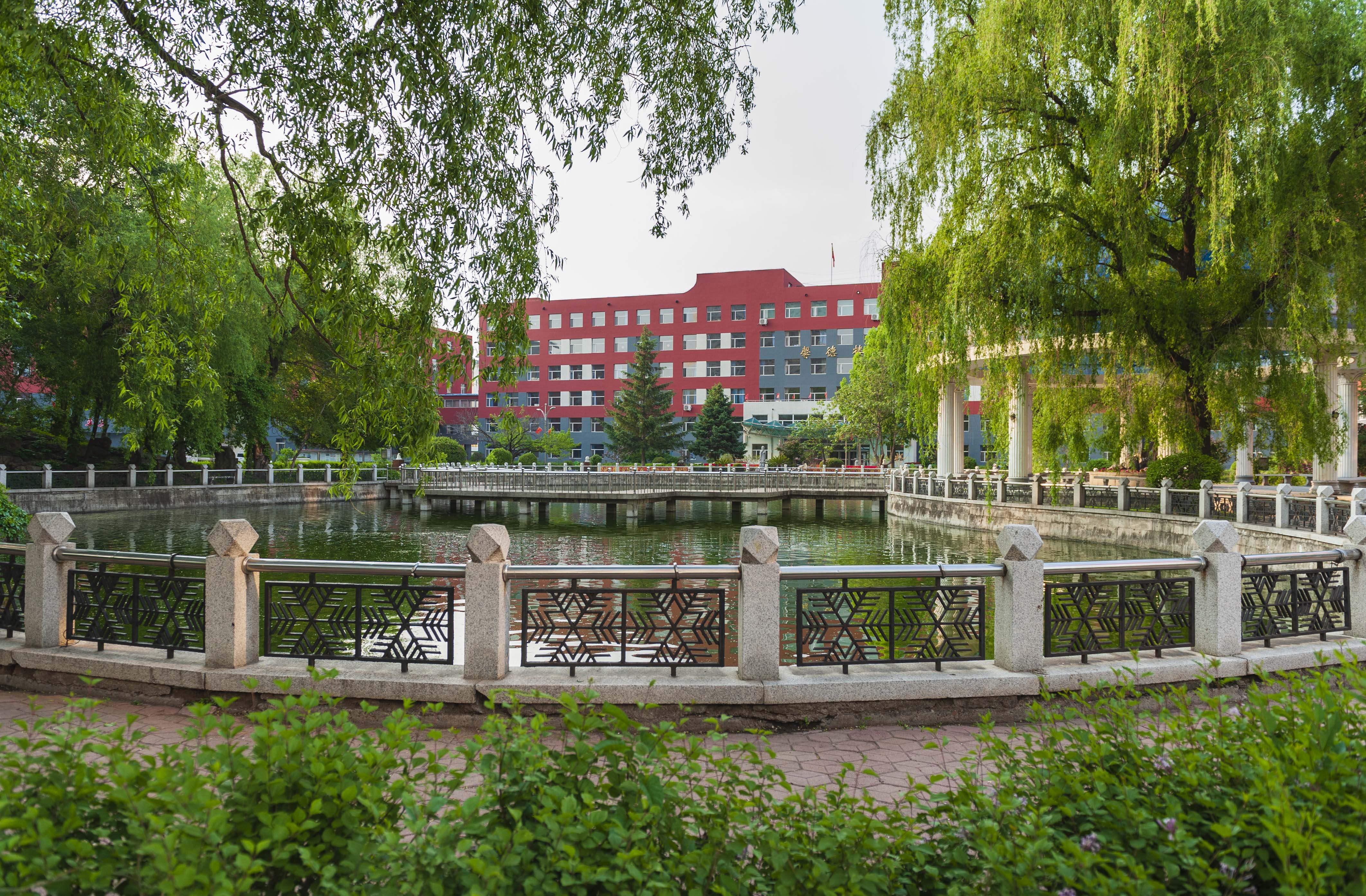 吉林松花江中学