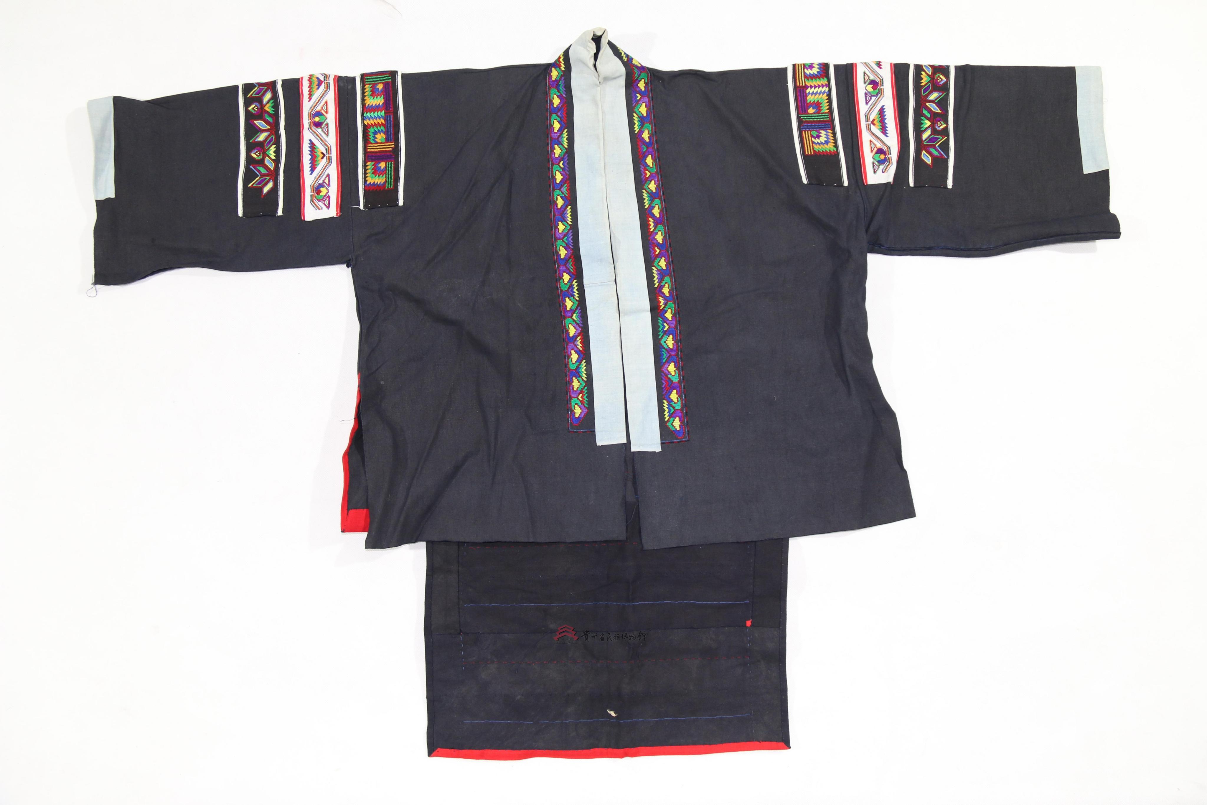 当代兴义苗族青布挑花几何纹对襟衣