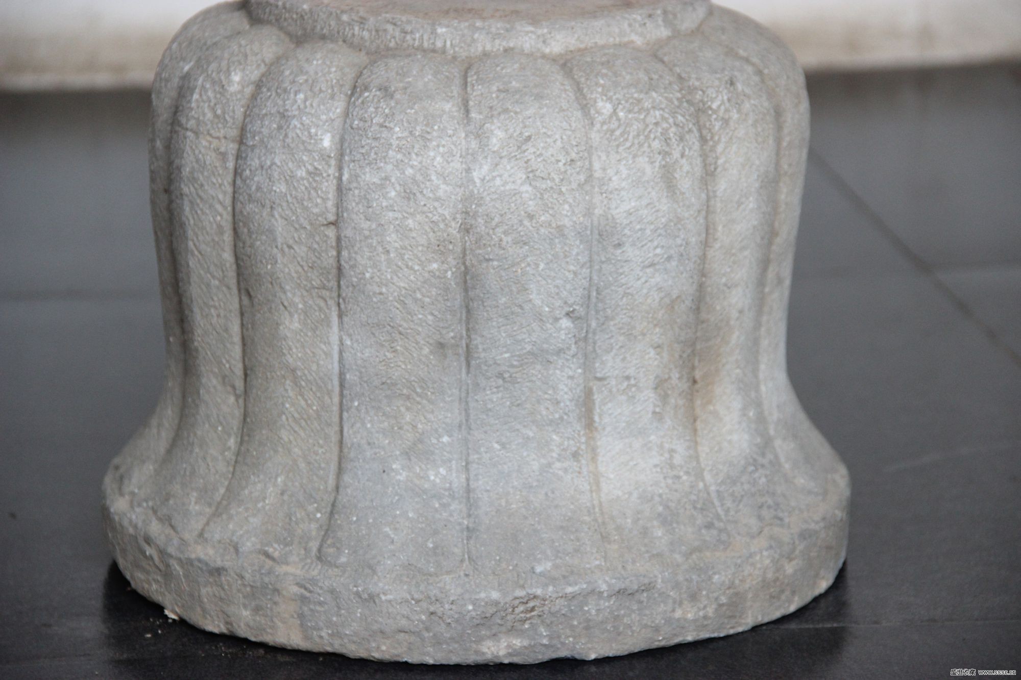 瓜楞柱又称脊瓜柱,瓜棱柱