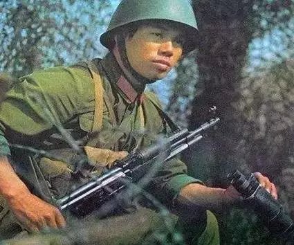 每5个黑人士兵就有1个在用中国三菱军刺_百科TA说