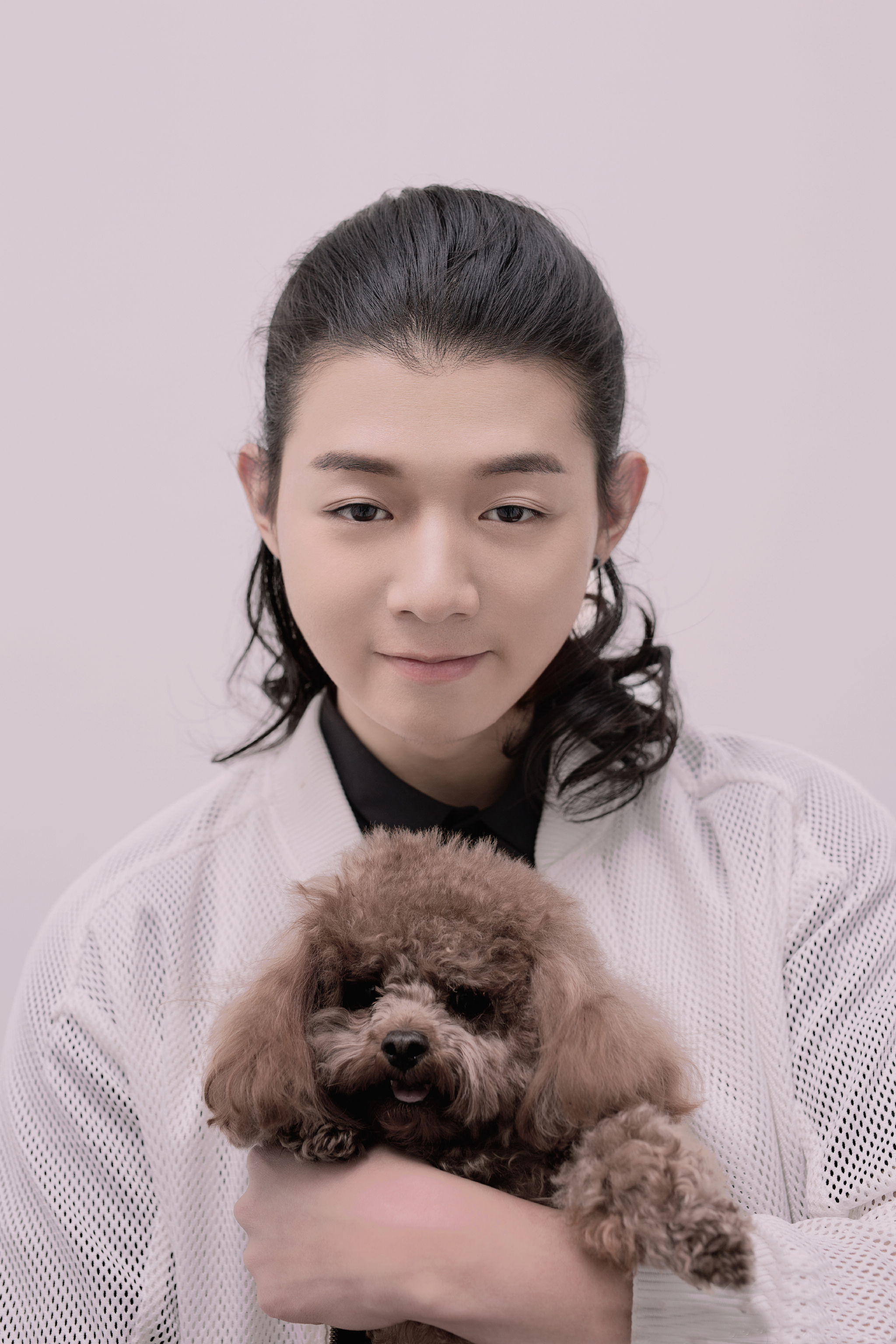  p>霍尊,1990年9月18日出生于上海,中国内地男歌手,音乐人,毕业于 a