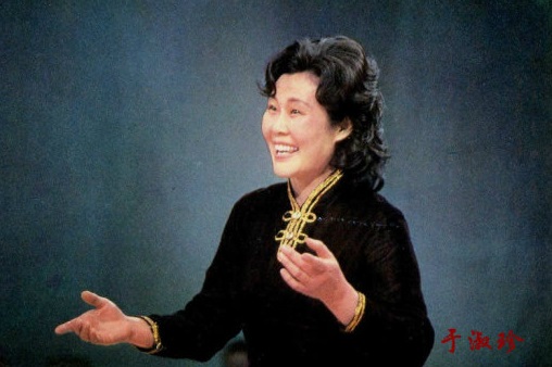  p>《1984年中央电视台春节联欢晚会》(简称:1984央视鼠年春晚)是 a