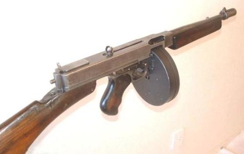  p>汤普森冲锋枪(英文:thompson submachinegun,又称:汤姆逊冲锋枪