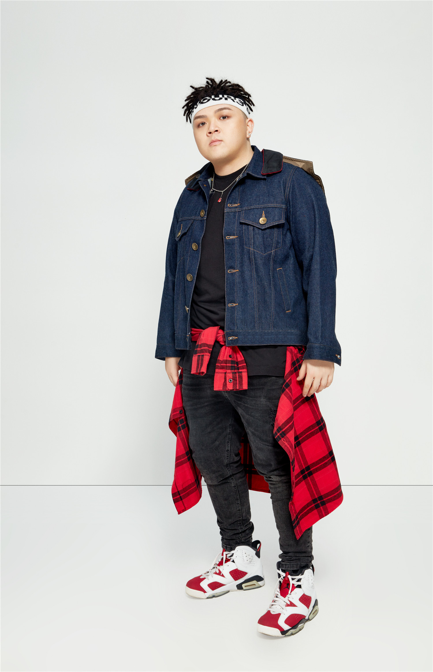  p>艾福杰尼(after journey),本名陈嘉申,1992年3月26日出生于新疆