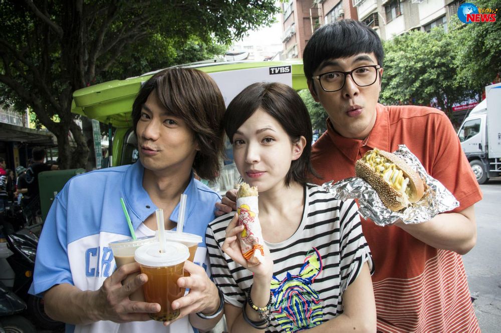  p>《16个夏天》是由 a href="#" data-lemmaid="18677485">许富翔 /a