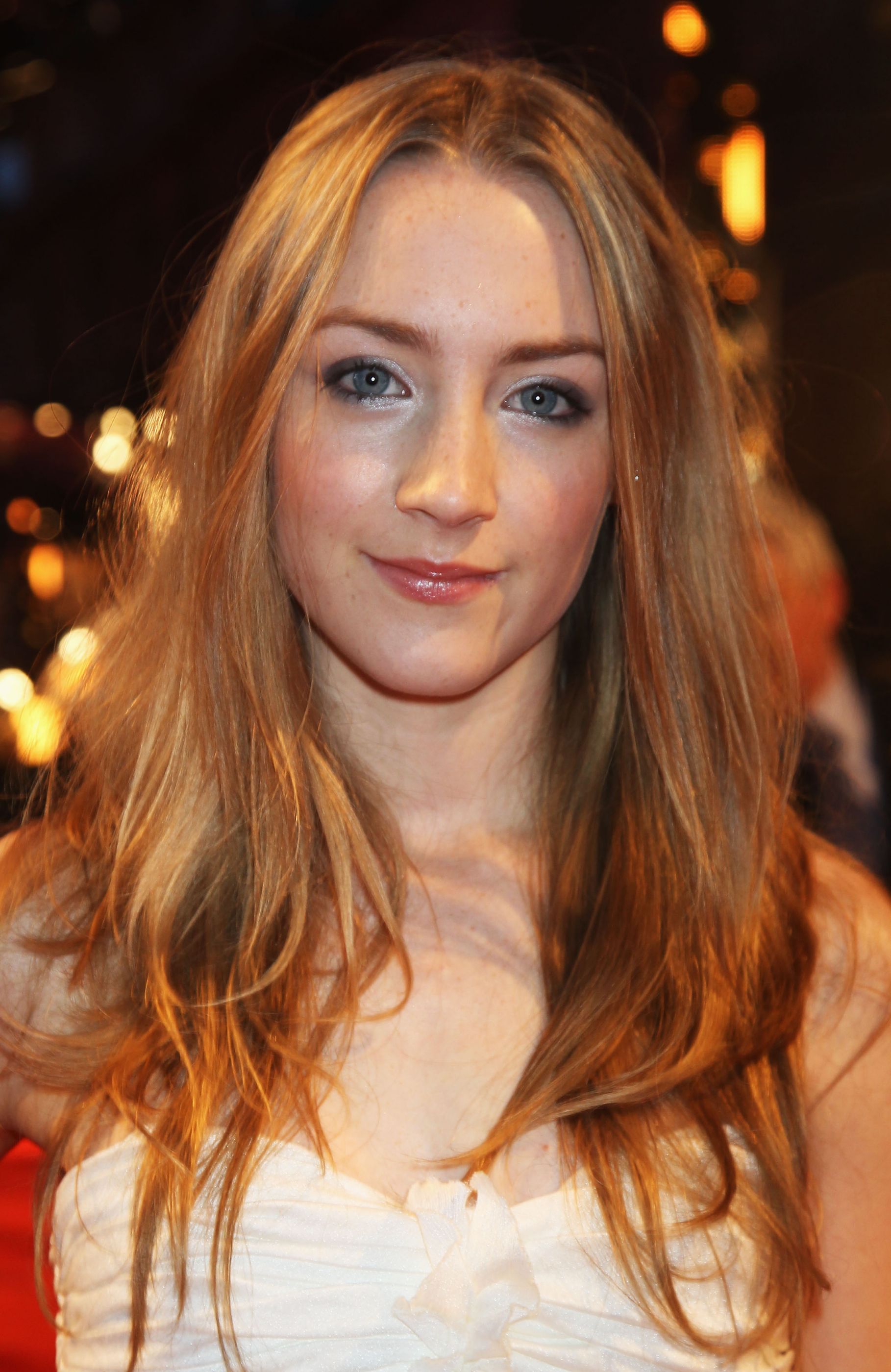 莎·罗南(saoirse ronan),1994年4月12日出生于美国纽约,爱尔兰女演员