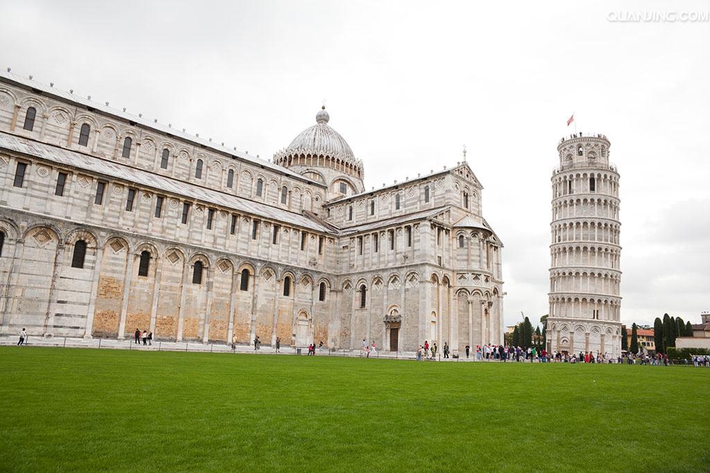 torre pendente di pisa或torre di pisa,英语:leaning tower of pisa