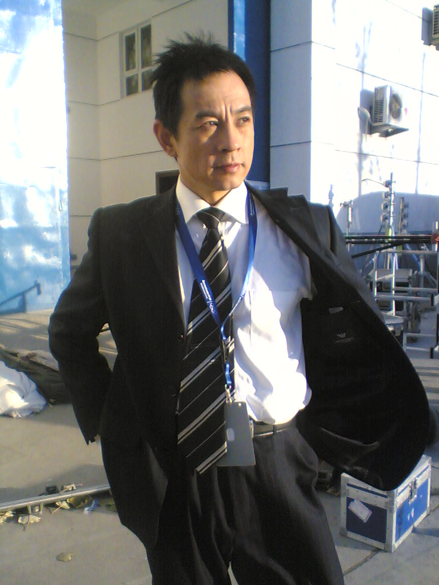  p>周浩东,1964年7月20日出生于重庆市,中国内地影视男演员,曌龙影业