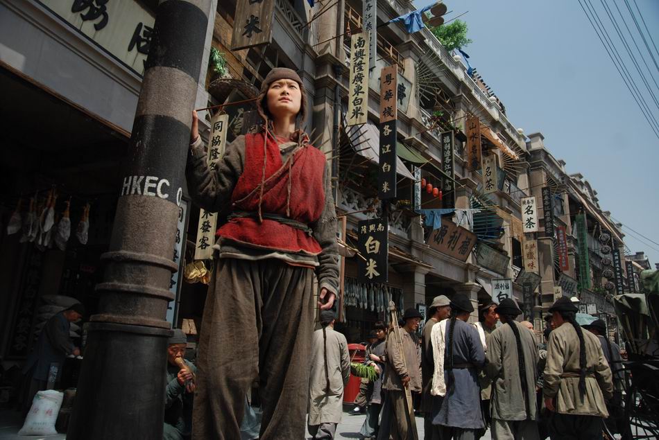  p>电影《十月围城》由 a target="_blank" href="/item/陈德森