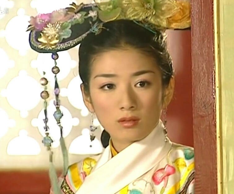 小燕子,是琼瑶经典古装电视剧《 a target="_blank" href="/item/还珠