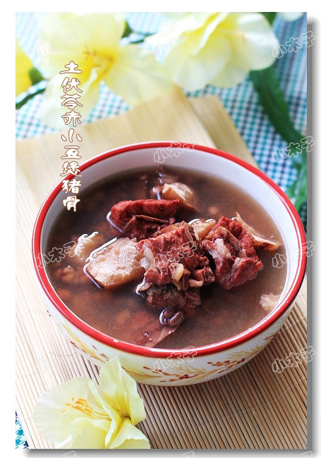 鲜土伏苓赤小豆煲猪骨汤