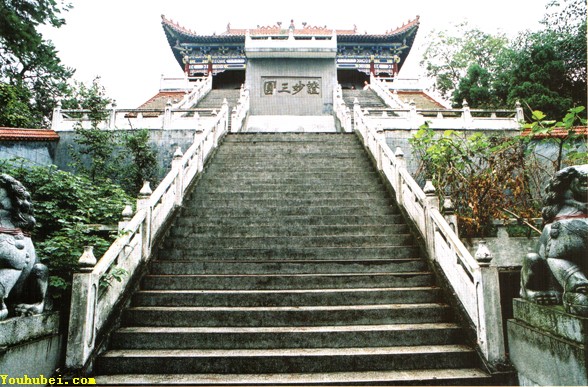 ="gnx7538tp9"> a target="_blank" href="/item/石首南岳山/7207882"