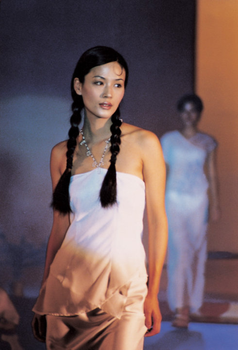  p data-id="go05bzjwcu">梁馨,1982年8月3日出生于中国江苏省,毕业于