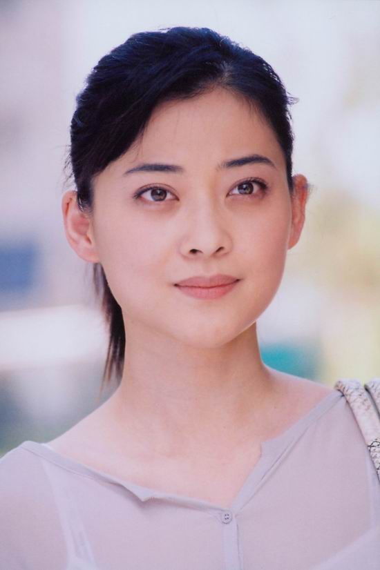  p>梅婷,1975年4月30日出生于江苏省南京市,1996年考入 a target="