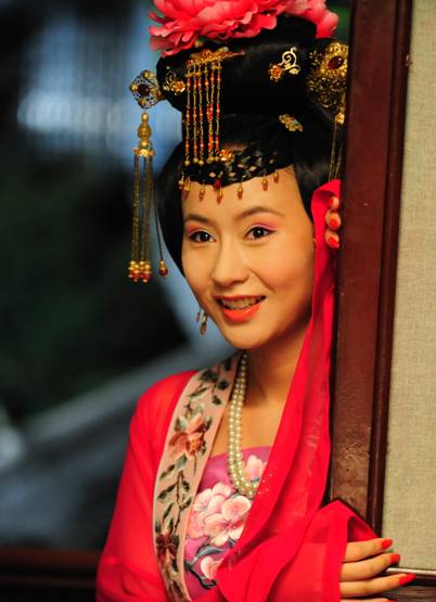  p data-id="gnyxbldtlk">李蓉蓉,模特演员,在《男人装》杂志中发表有