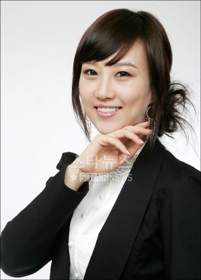  p>张润贞,1980年3月28日出生于韩国,韩国女歌手,毕业于 a target="