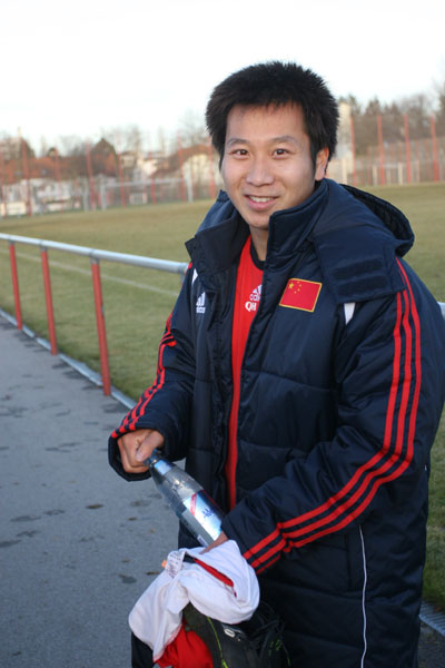  p>卢琳,1985年2月3日出生于广州,中国足球运动员,场上司职中场,现