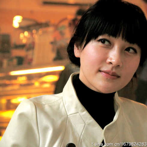 data-lemmaid="1897607">北京广播学院 /a>,凤凰卫视主持人