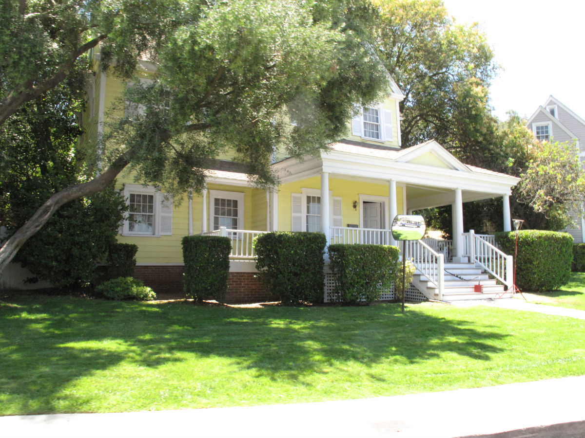  p>《绝望的主妇》(desperate housewives)是由 a href="#" data