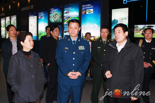 曾任成都军区空军后勤部部长,成都军区空军副