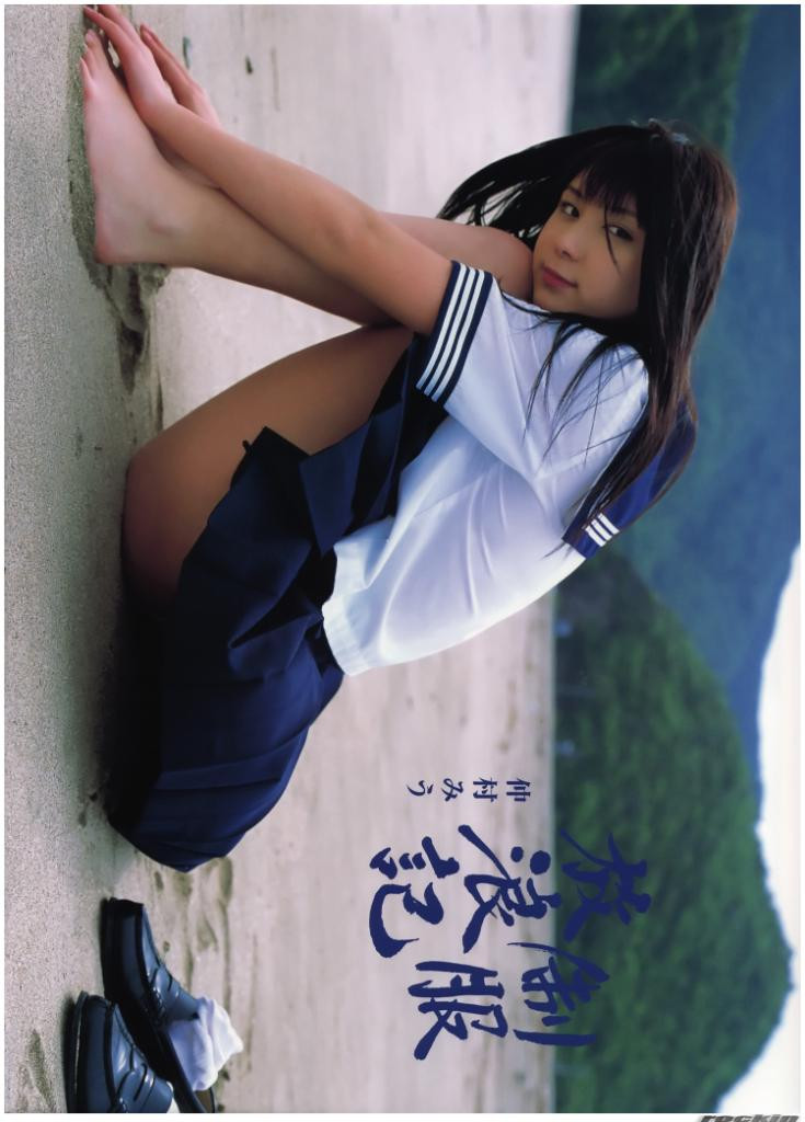  p>仲村美宇(仲村みう)1991年3月24日出生在岩手县,14岁以写真偶像的