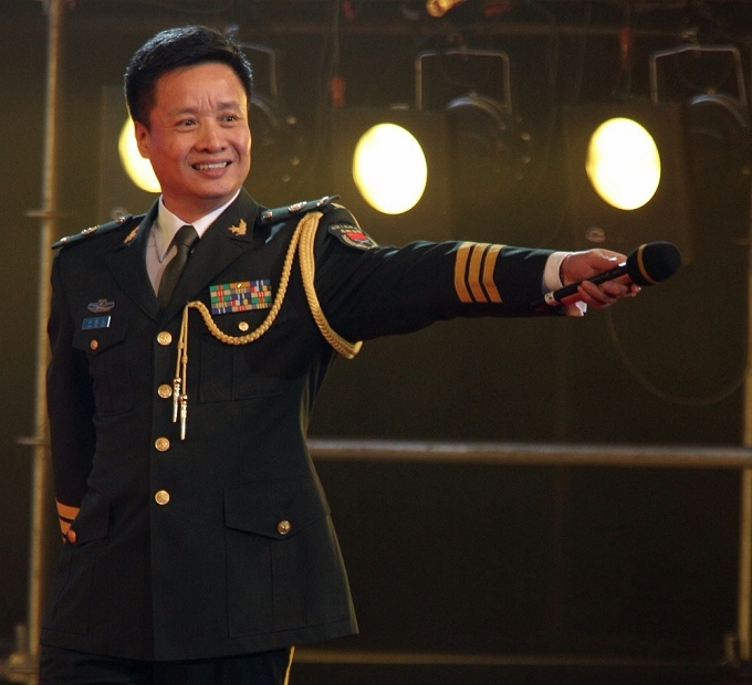 阎维文