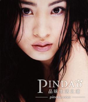  p>郑佳欣,1974年10月28日出生于北京,祖籍广东,毕业于北京电影学院