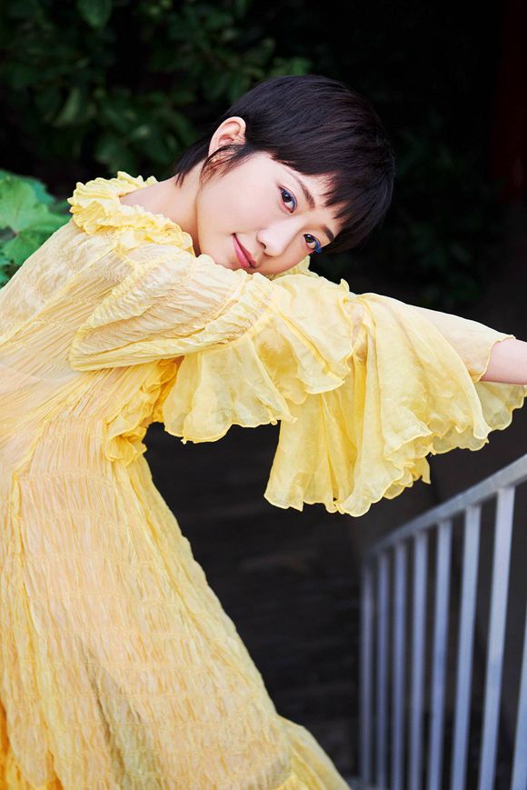  p>洪辰,1991年10月9日出生于江苏省常州市,中国内地女歌手,演员,毕业