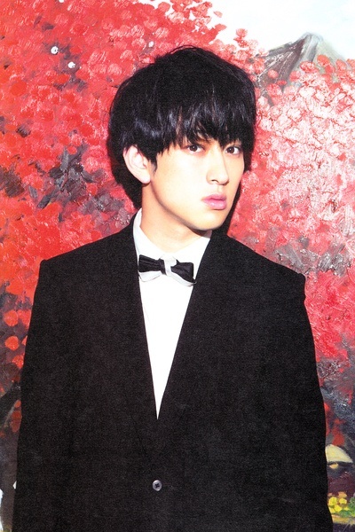 日本杰尼斯事务所旗下男子组合,官方翻译为关杰尼∞.