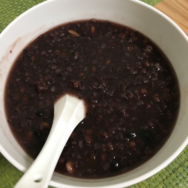 黑米黑芝麻粥