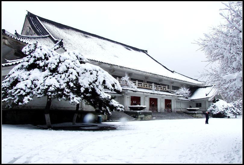  p data-id="gnwpjmvd3u">长春"鸣放宫"原名:神武殿.