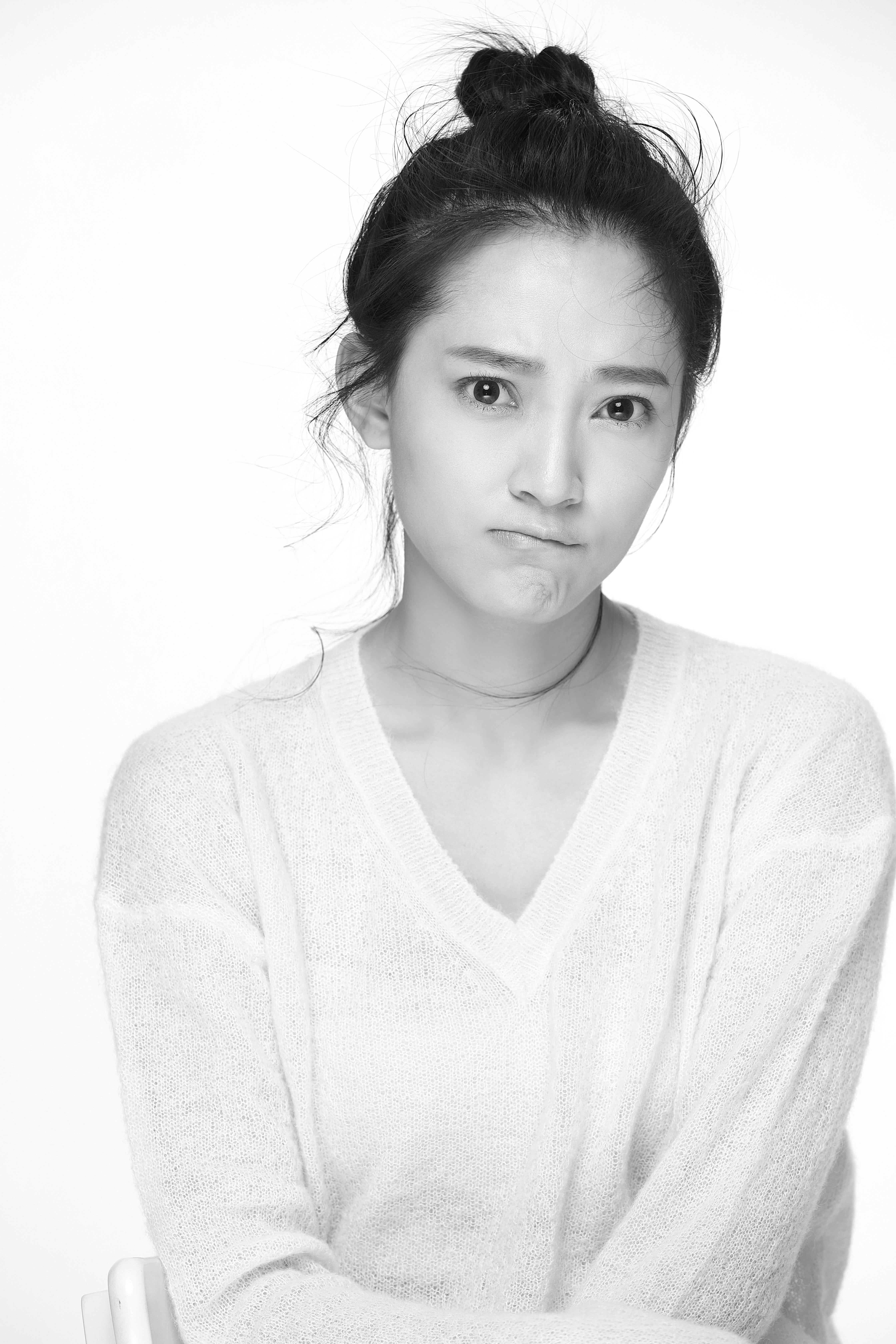  p>秦子越,1987年9月13日出生于辽宁省抚顺市,毕业于 a target="