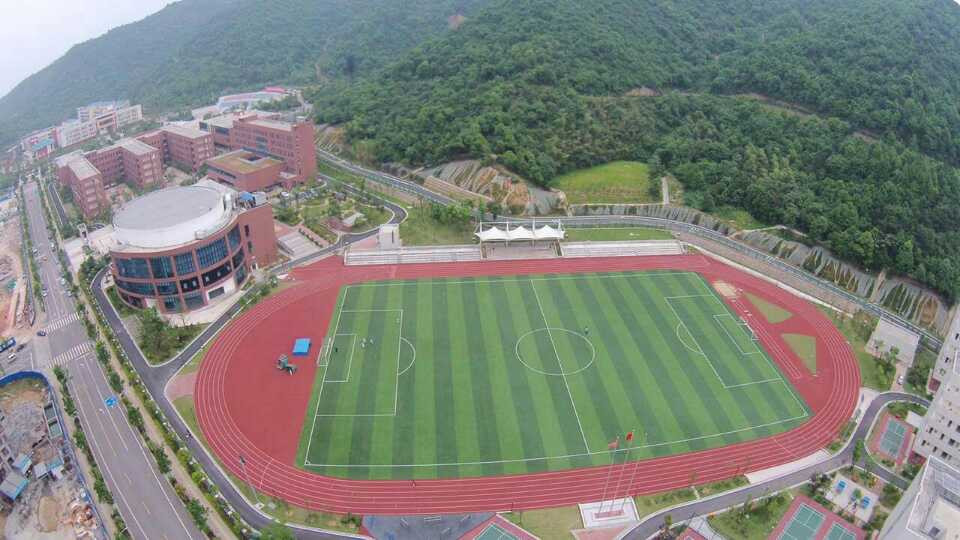 湖南师大梅溪湖中学