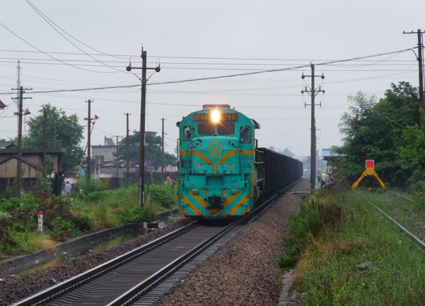  p>芜铜铁路起自芜湖市 a target="_blank" href="/item/八里湾站