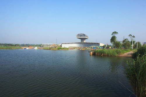  p>天津市东丽湖旅游渡假村坐落于天津市东丽湖温泉旅游度假区内,毗邻