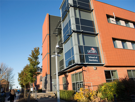  p>中央兰开夏大学(英文:university of central lancashire,简称:ucl