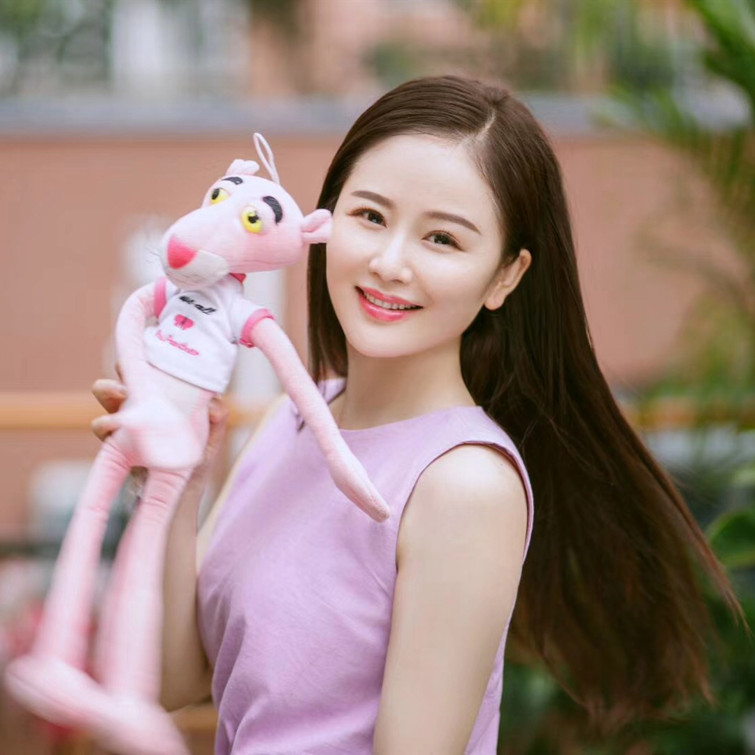  p>《美美的妹子甜甜的歌》是歌手孙盈盈演唱的歌曲,词,曲由黄华桥