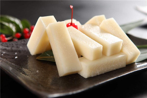  p>《切片烤年糕》是一款小吃,主要材料是年糕. /p>