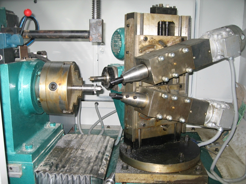  p>齿轮倒角机(gear chamfering machine)是能将齿轮的轮齿端部倒角倒