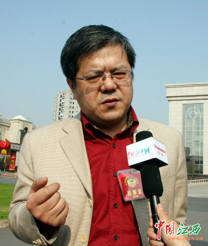 每天一个故事,纵览天下传奇,金飞讲故事的能力在业界已成奇谈,一分钟