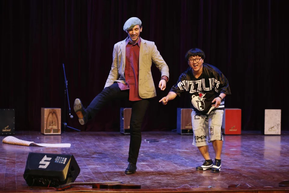  p>踢踏舞(英文:tap dance)是 a href="#">现代舞蹈 /a>风格的一种.