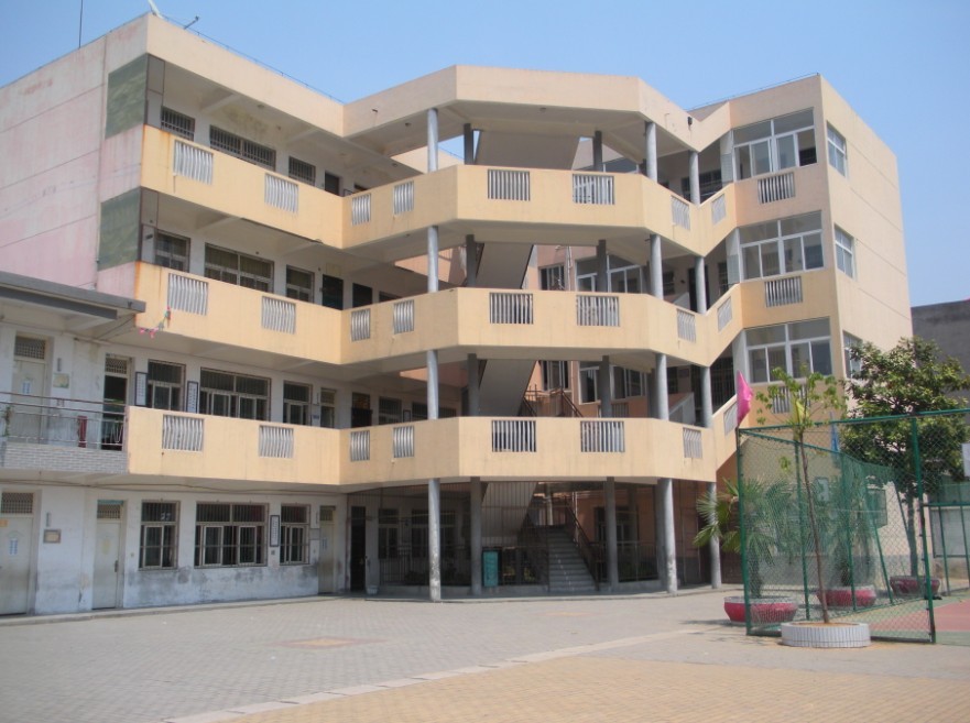 县 /a>府城镇三元街56号的凤阳县实验小学创建于1901年的凤阳府小学堂