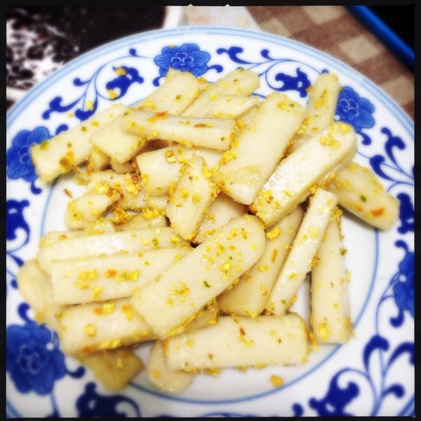  p>桂花糖炒年糕是一道以年糕,猪油为主料制作的湖北武汉传统 a href=