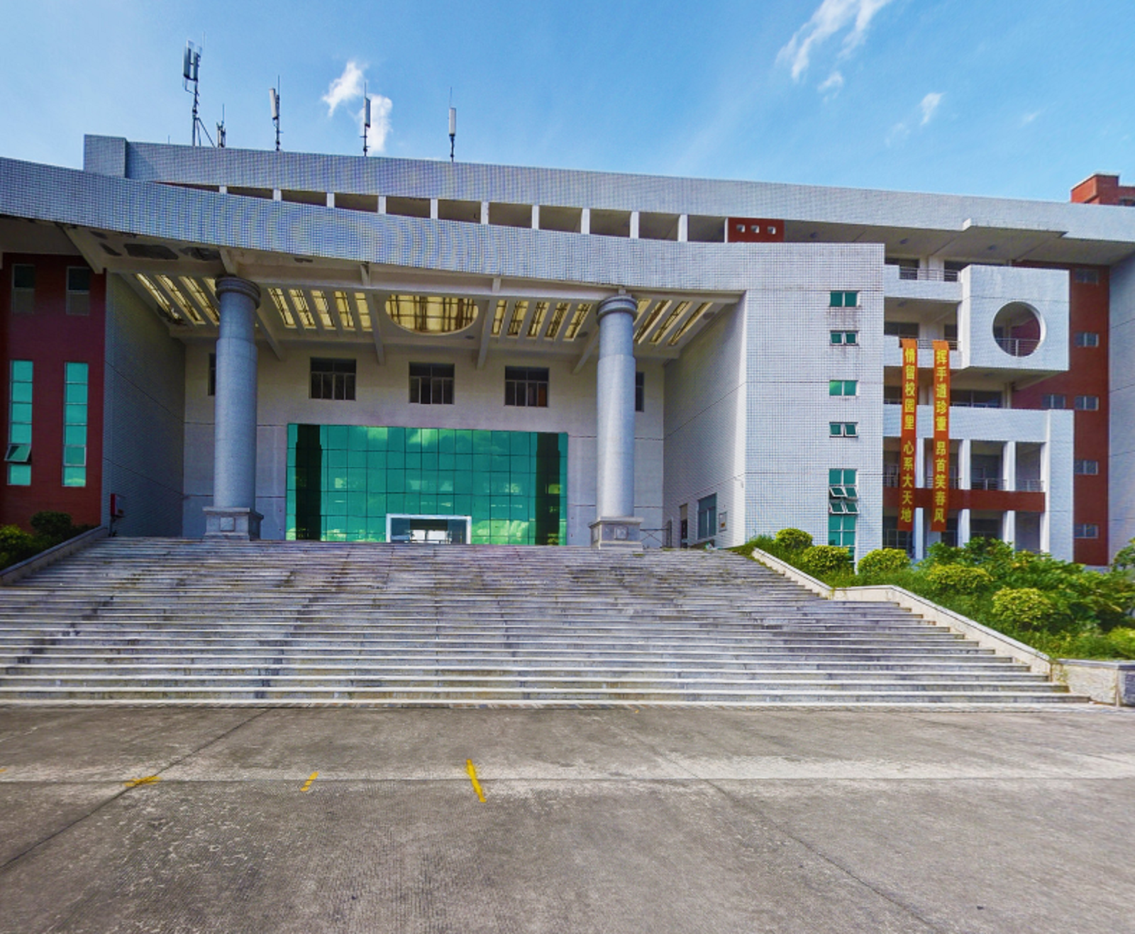  p>漳州城市职业学院是 a target="_blank" href="/item/漳州市人民