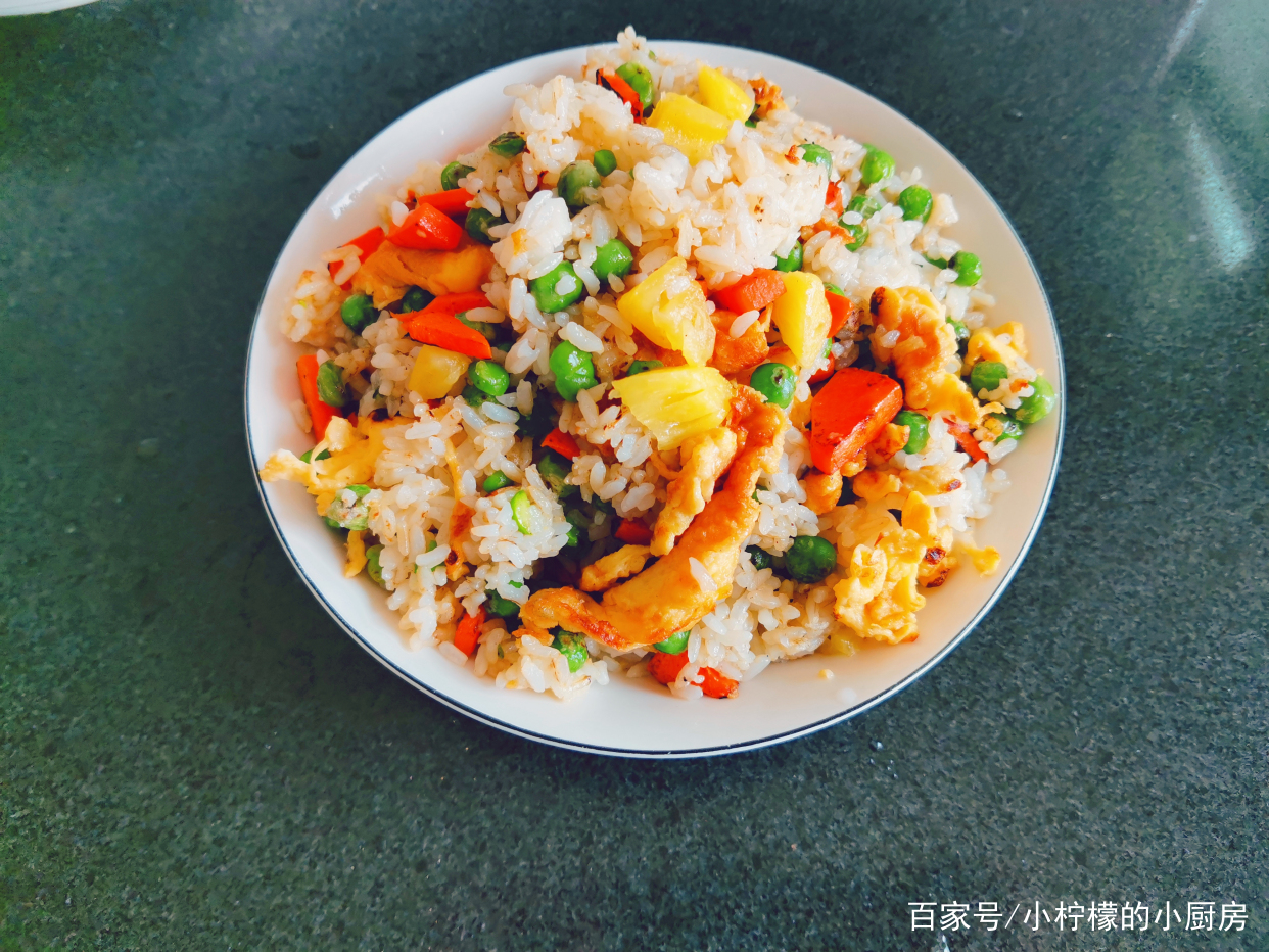 最简单家常的菠萝炒饭，酸甜可口，营养丰富。好吃到家了_百科TA说