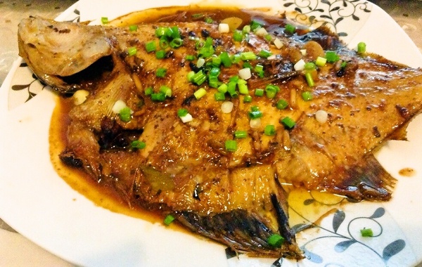 红烧左口鱼尾